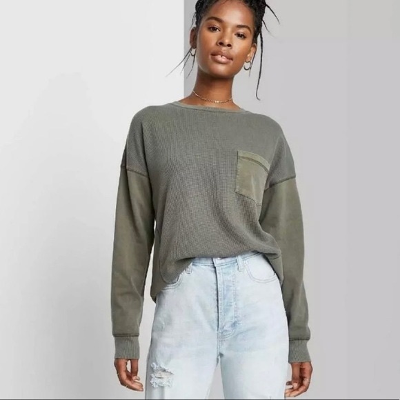 Green Henley with a twist - Picture 2 of 8